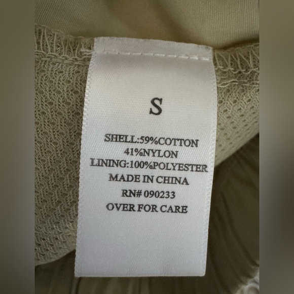 NWOT Fear of God Essentials Nylon  Track Pant Size S pistachio - Picture 8 of 11